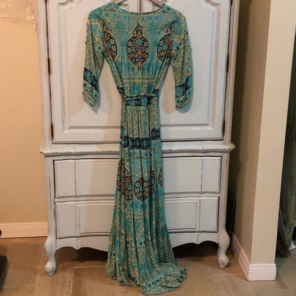 Spell and the Gypsy Aloha Fox Wrap Gown - Picture 5 of 8
